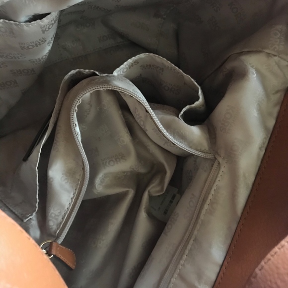 Michael Kors Large Logo Tote - Picture 3 of 3